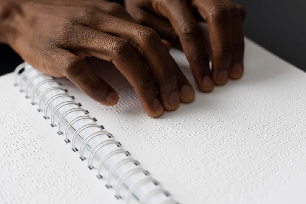 Alphabétisation en braille pour les adultes aveugles : 2024